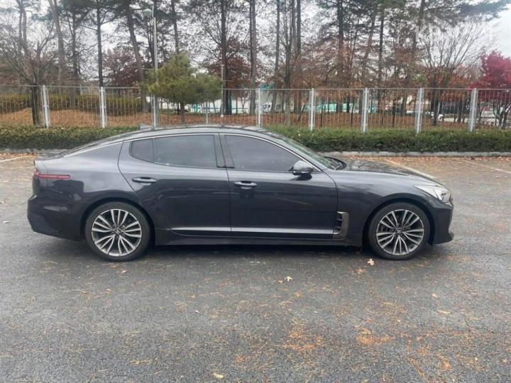 Kia Stinger 2.0 Turbo 2WD Prime 7