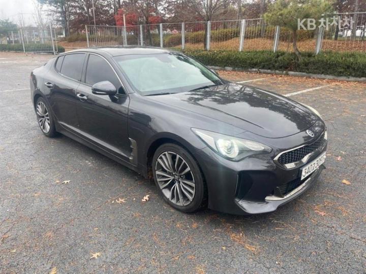 Kia Stinger 2.0 Turbo 2WD Prime 8