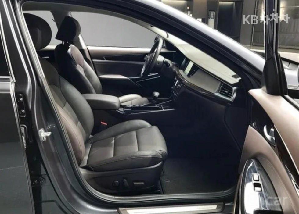 2019 - kia k7