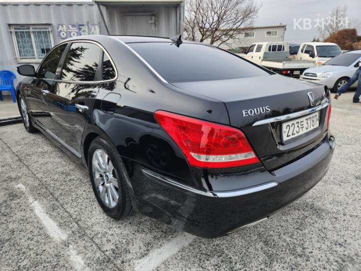 Hyundai Equus New VS380 Luxury 9