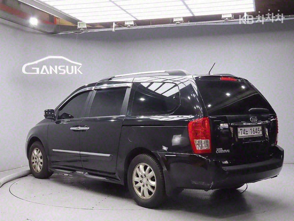 2012 - kia carnival