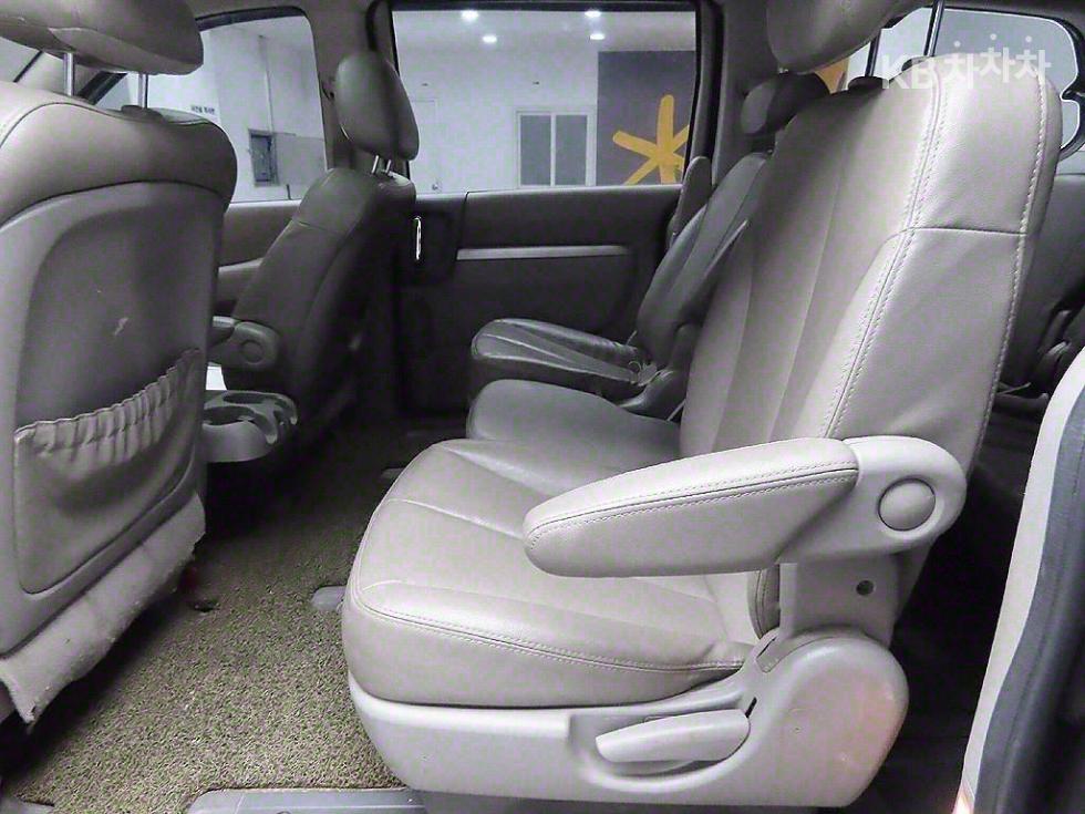 2012 - kia carnival
