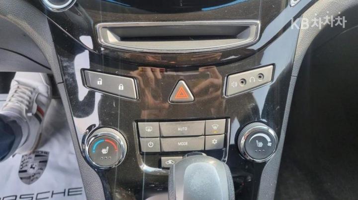 Chevrolet Orlando LPG LTZ Premium 9