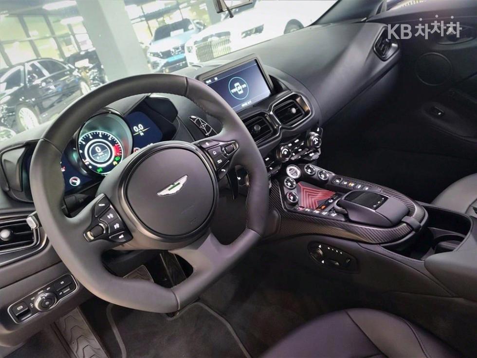 Aston Martin Vantage — miniaturë 5