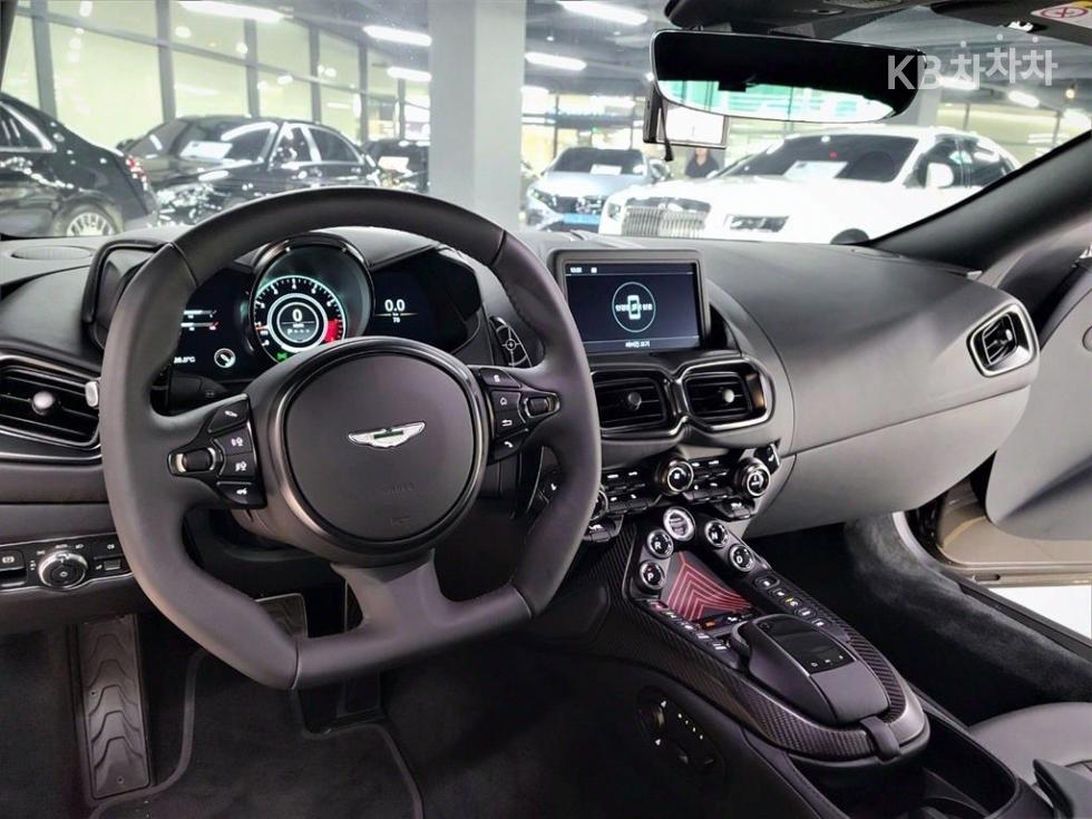 Aston Martin Vantage — miniaturë 6