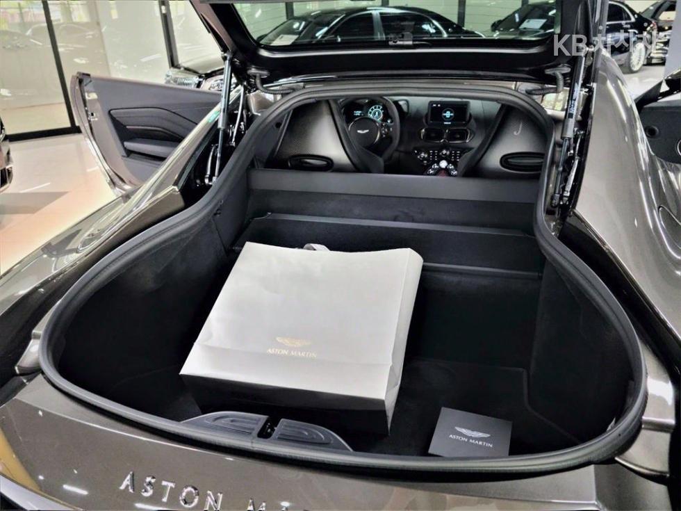 Aston Martin Vantage — miniaturë 18