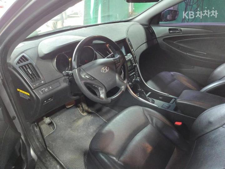 Hyundai Sonata Hybrid 2.0 Premium 6