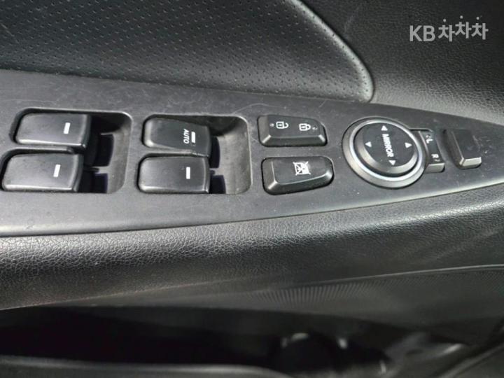 Hyundai Sonata Hybrid 2.0 Premium 7