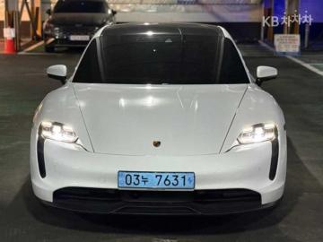 Porsche Taycan Base — foto 1