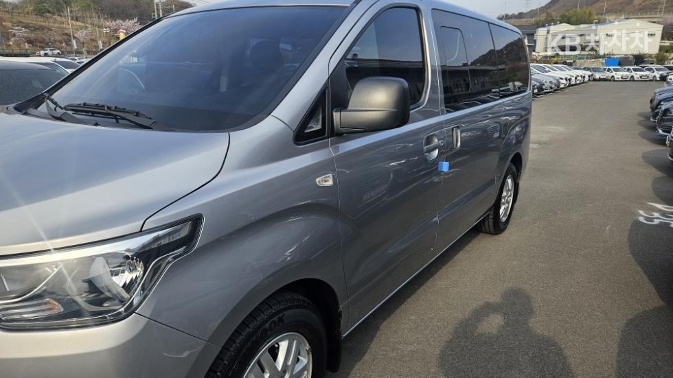 2019 - hyundai grand starex