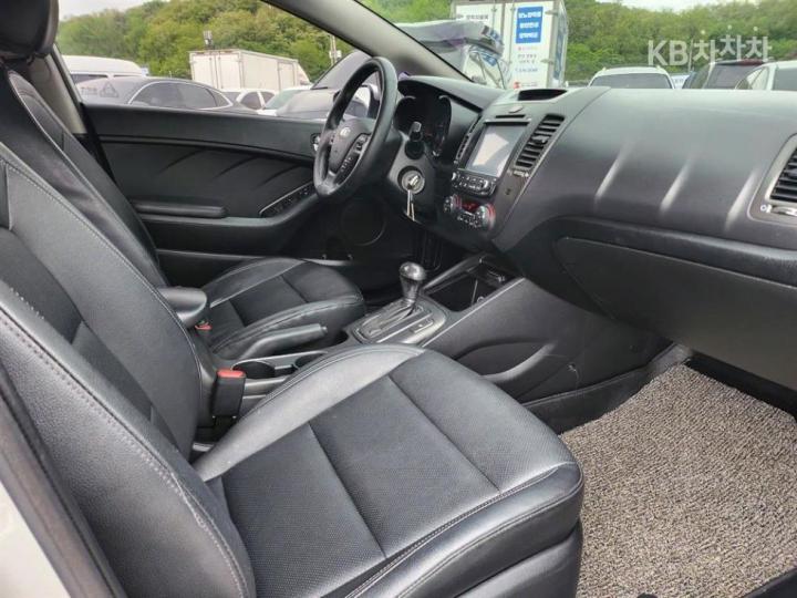 Kia K3 Diesel Luxury 10