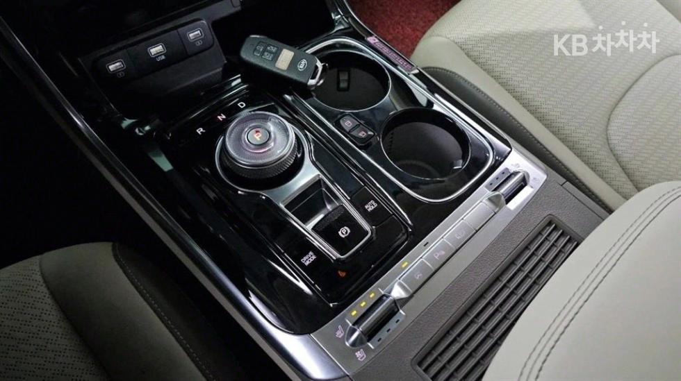 2021 - kia carnival
