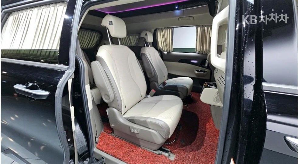 2021 - kia carnival