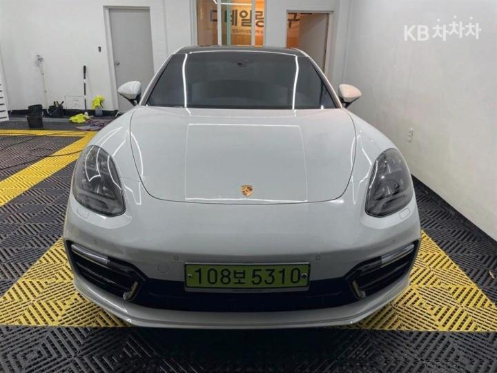 Porsche Panamera 971 4.0 GTS Base Type