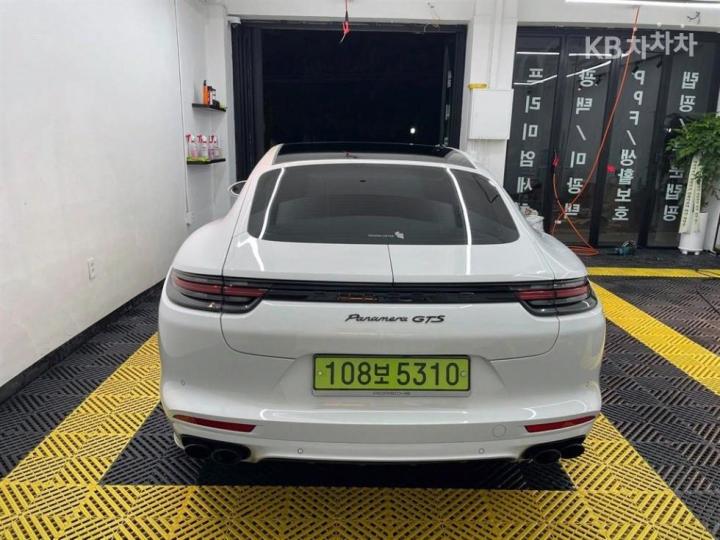 Porsche Panamera 971 4.0 GTS Base Type 5