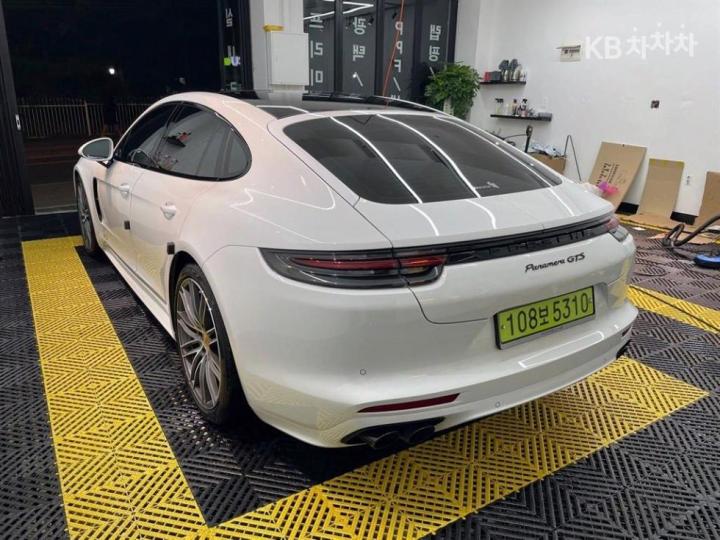 Porsche Panamera 971 4.0 GTS Base Type 6