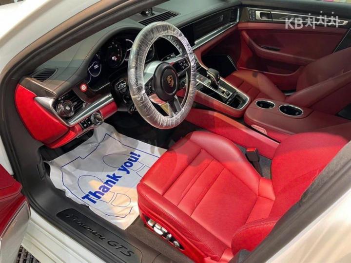 Porsche Panamera 971 4.0 GTS Base Type 8