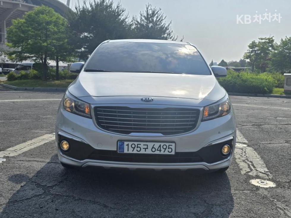 2018 - kia carnival
