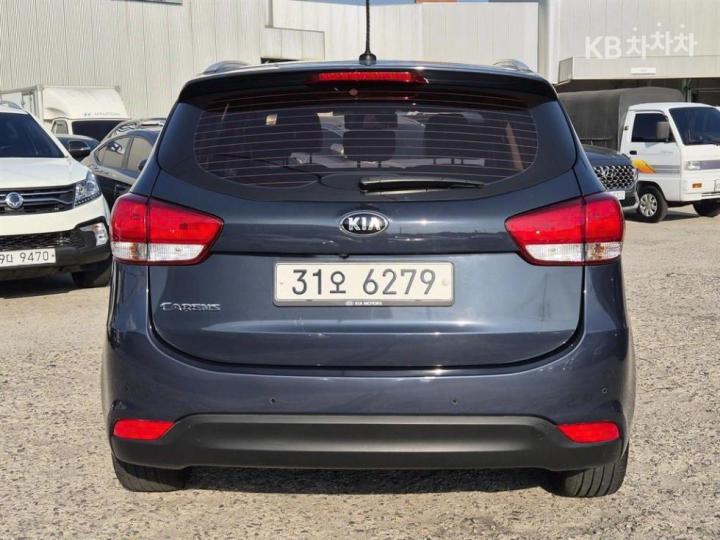 Kia Carens 1.7 VGT Prestige 4