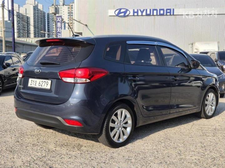 Kia Carens 1.7 VGT Prestige 5