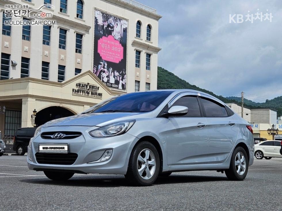 2012 hyundai accent
