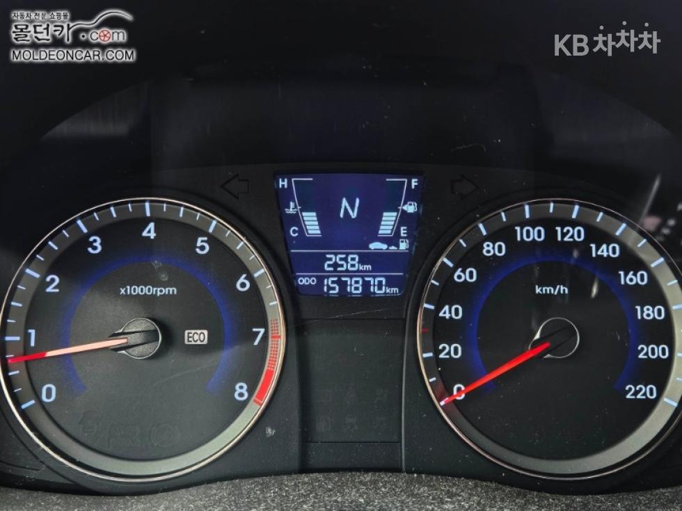 2012 - hyundai accent