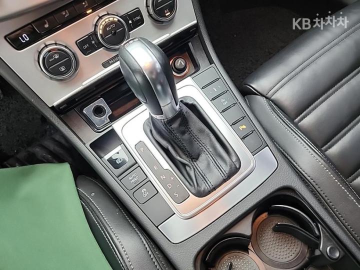 Volkswagen CC 2.0 TDI BlueMotion 9