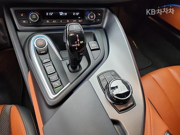 BMW i8 1.5 Roadster Basic - фото 8