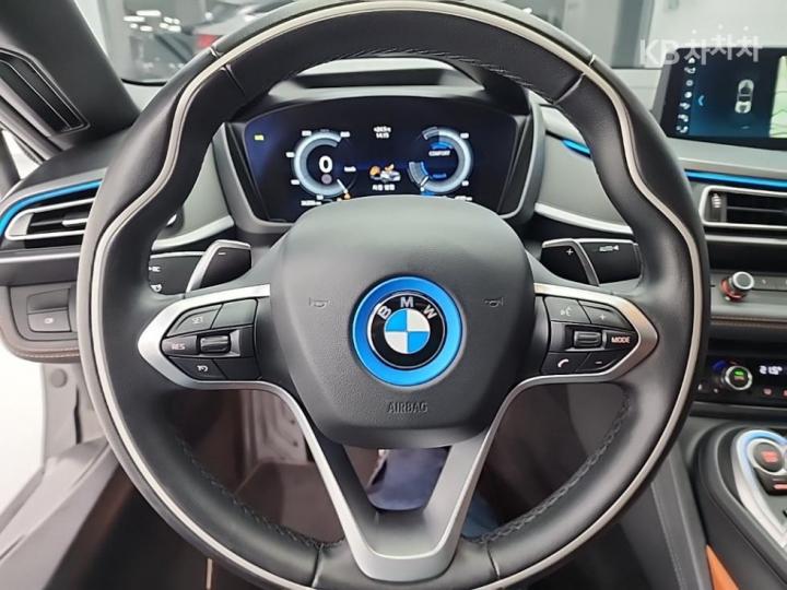 BMW i8 1.5 Roadster Basic - фото 9