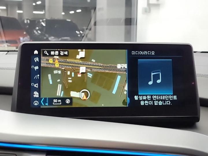 BMW i8 1.5 Roadster Basic - фото 12