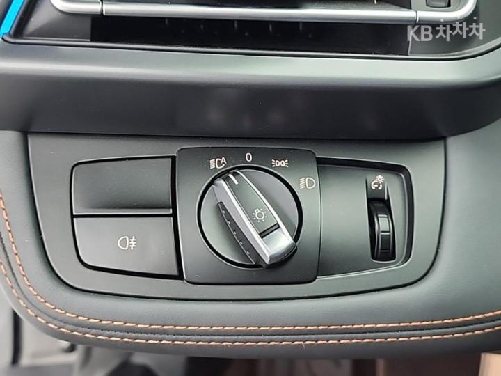 BMW i8 1.5 Roadster Basic - фото 17