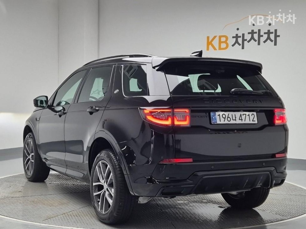 2025 - land rover discovery