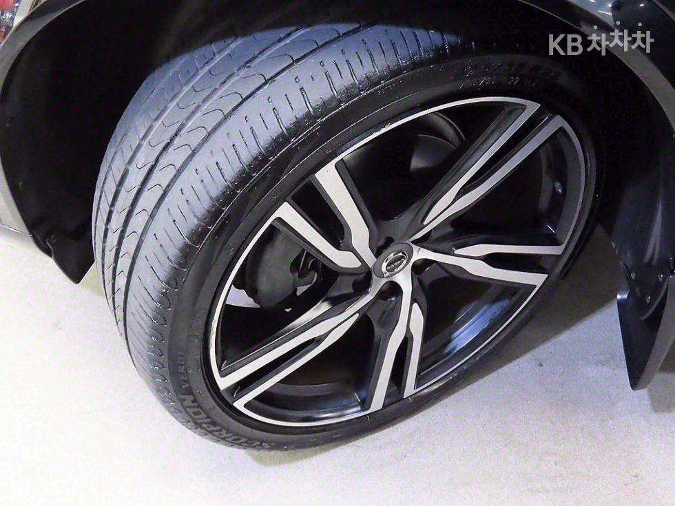 2019 - hyundai genesis