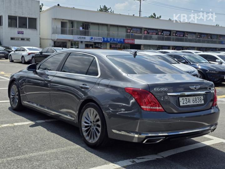 Genesis EQ900 3.3 T-GDI AWD Premium Luxury 5