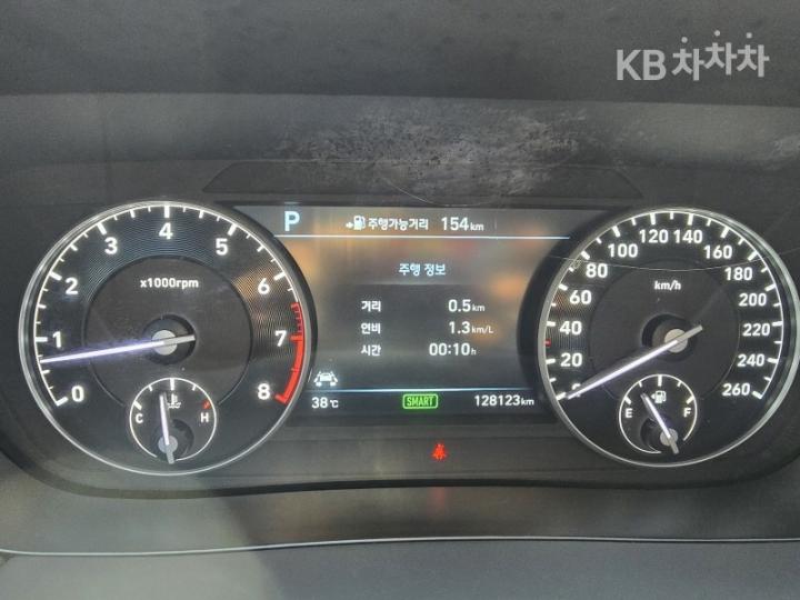 Genesis EQ900 3.3 T-GDI AWD Premium Luxury 8