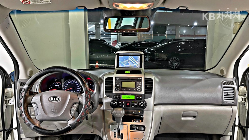 2012 - kia carnival