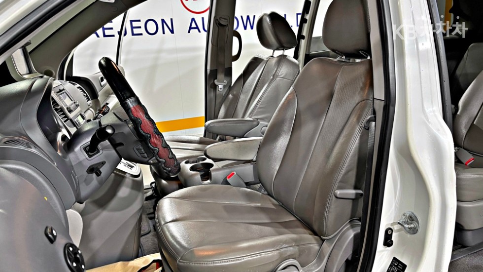 2012 - kia carnival