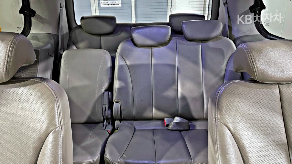 2012 - kia carnival