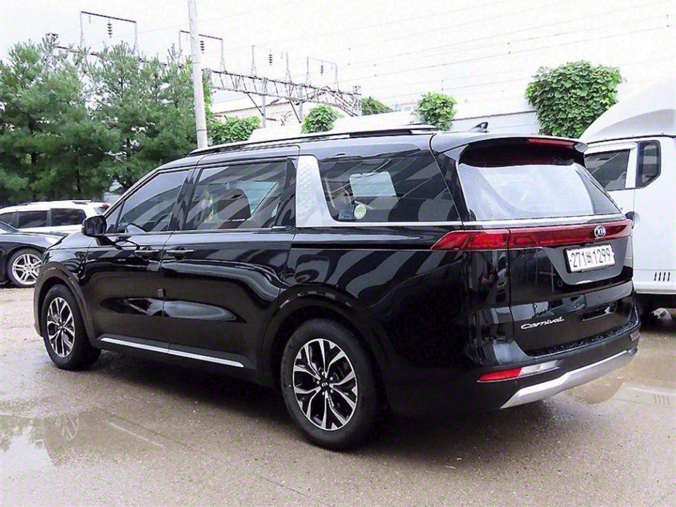 2021 - kia carnival