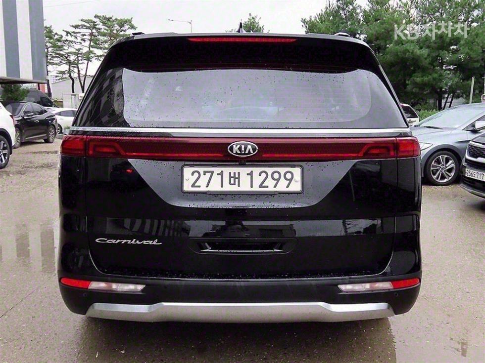 2021 - kia carnival