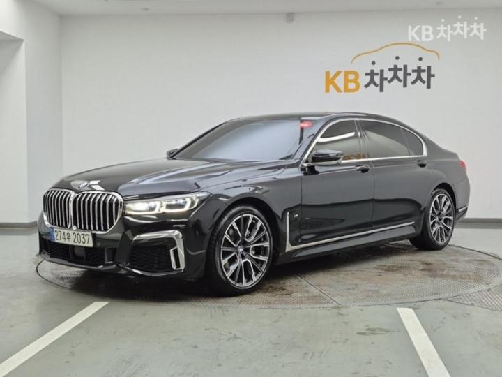 BMW 7 Series G11 740Li xDrive M Sport