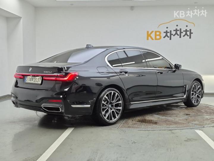 BMW 7 Series G11 740Li xDrive M Sport 5