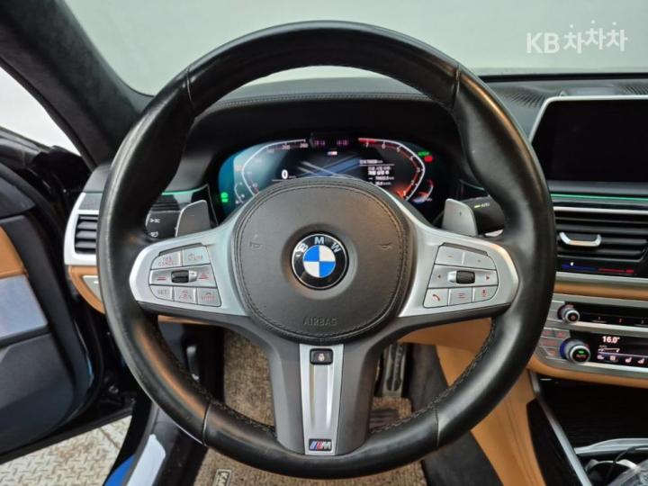 BMW 7 Series G11 740Li xDrive M Sport 10