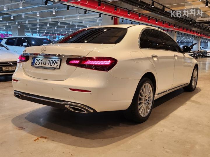 Mercedes-Benz E-Class W213 E250 Exclusive — фото 4