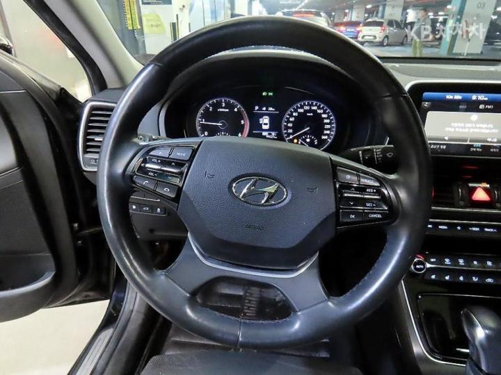 Hyundai Grandeur Diesel 2.2 Premium Basic - фото 8