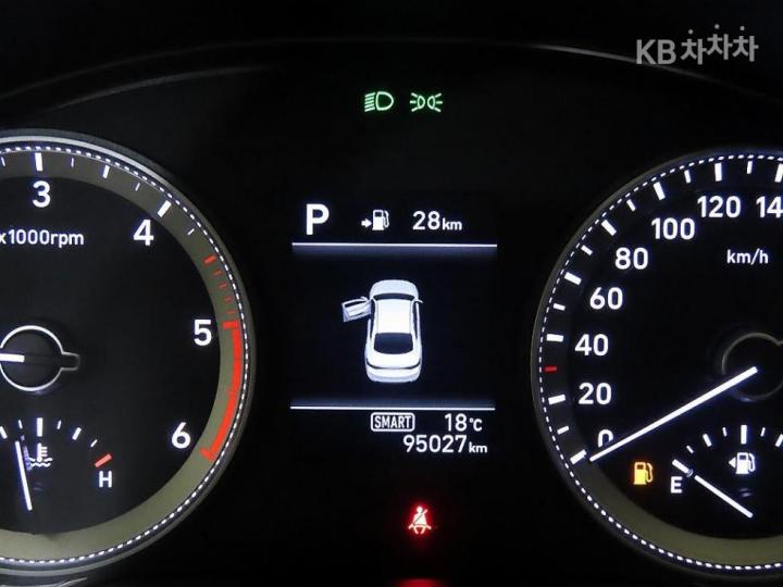 Hyundai Grandeur Diesel 2.2 Premium Basic - фото 9