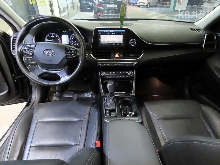 Hyundai Grandeur Diesel 2.2 Premium Basic - фото 10