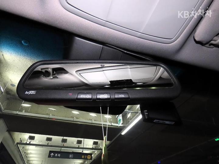 Hyundai Grandeur Diesel 2.2 Premium Basic - фото 15