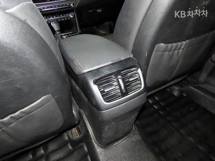 Hyundai Grandeur Diesel 2.2 Premium Basic - фото 16