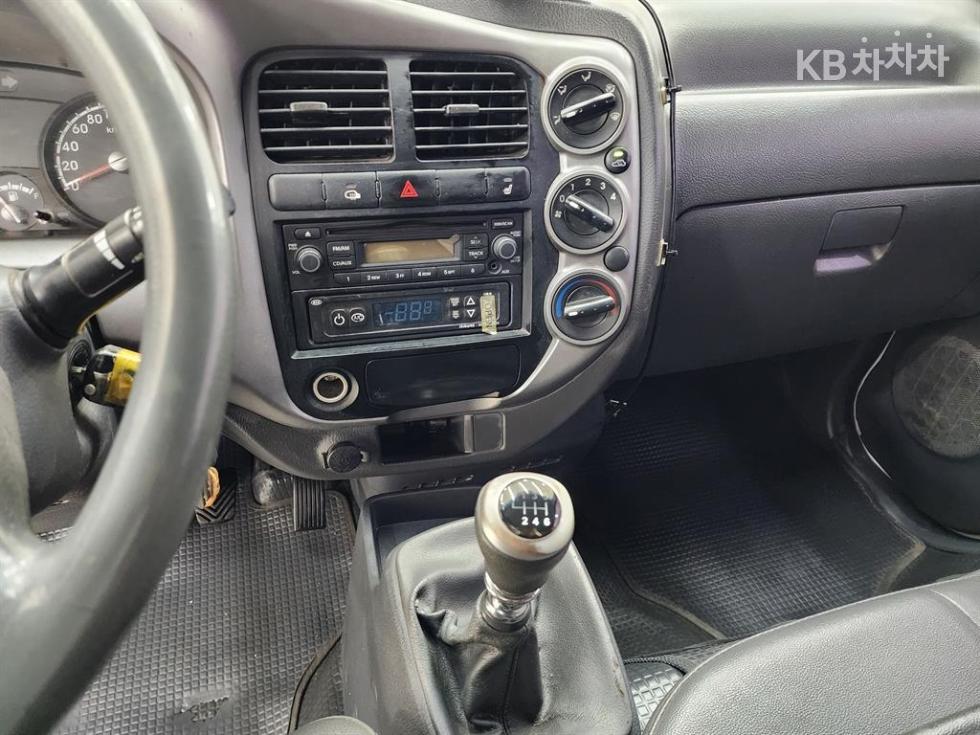 2013 - kia bongo iii